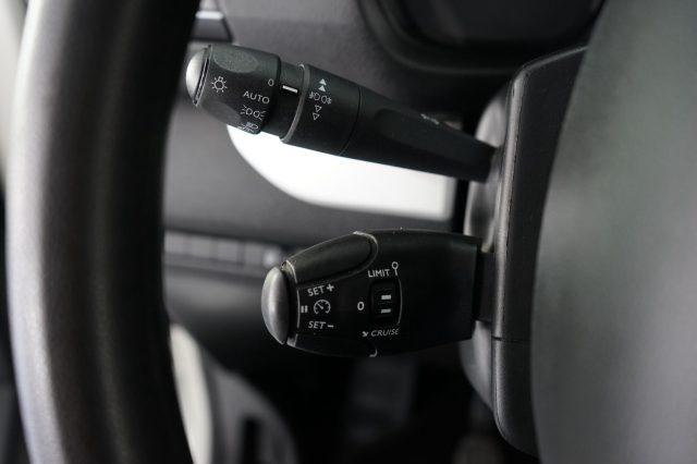 PEUGEOT Traveller BlueHDi 100 Compact Business 9 POSTI