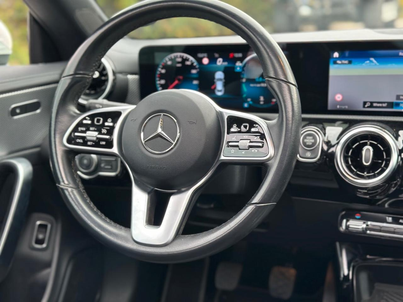 Mercedes-benz CLA 180 Panorama LED MBUX