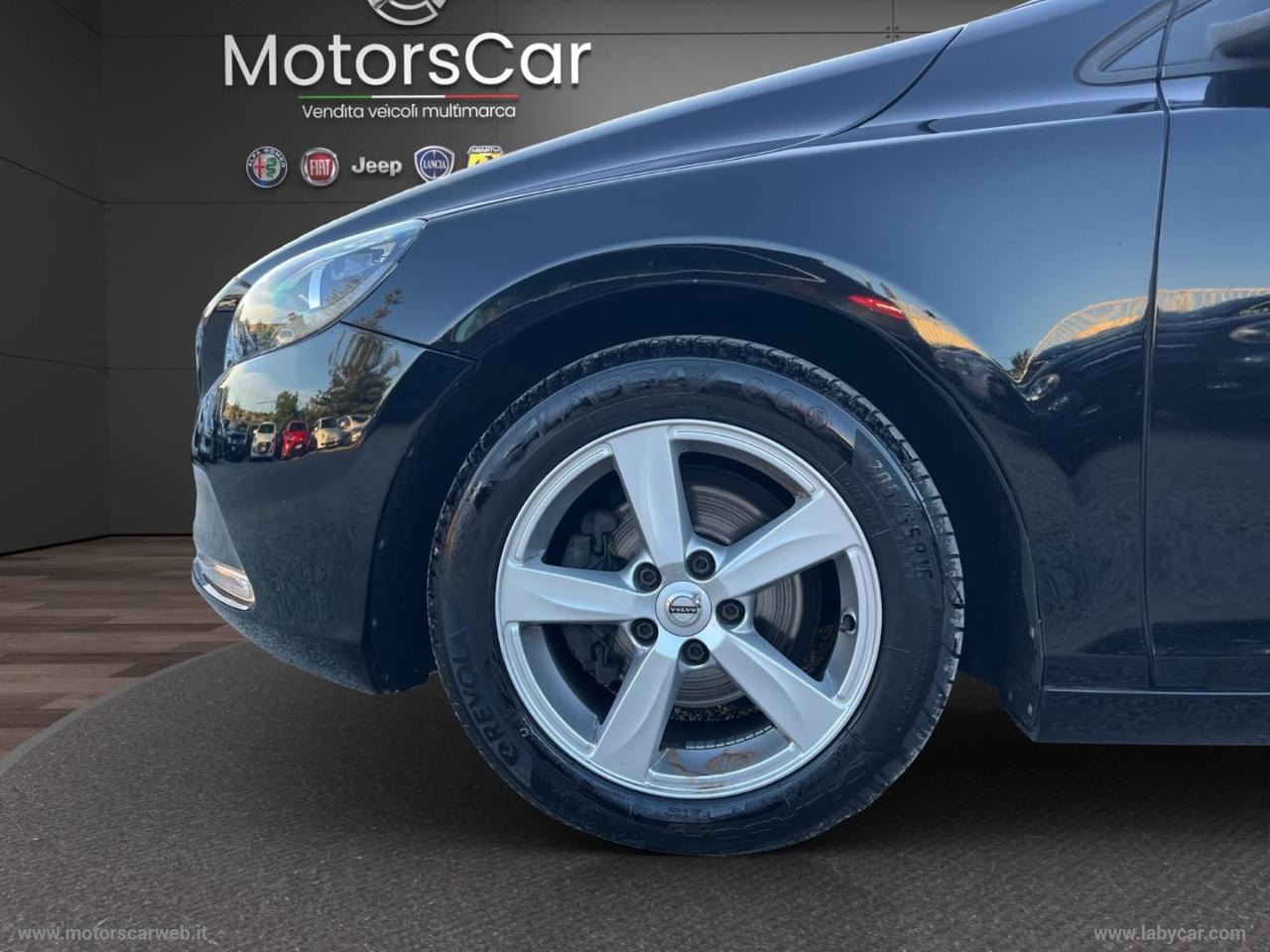 VOLVO V40 D2 Momentum