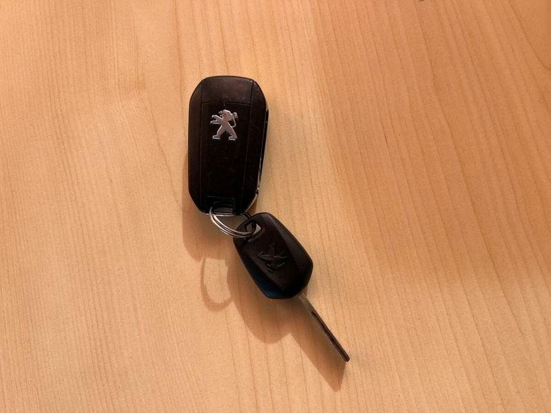 Peugeot 2008 1.6 e-HDi 92 CV Stop&Start Allure