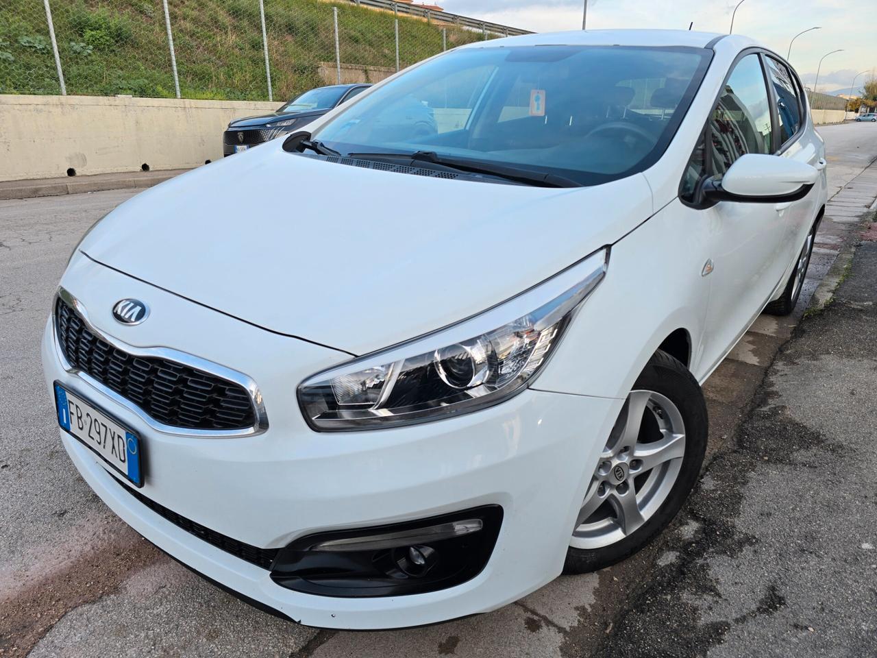 Kia Ceed cee'd 1.6 CRDi 110 CV 5 porte Cool