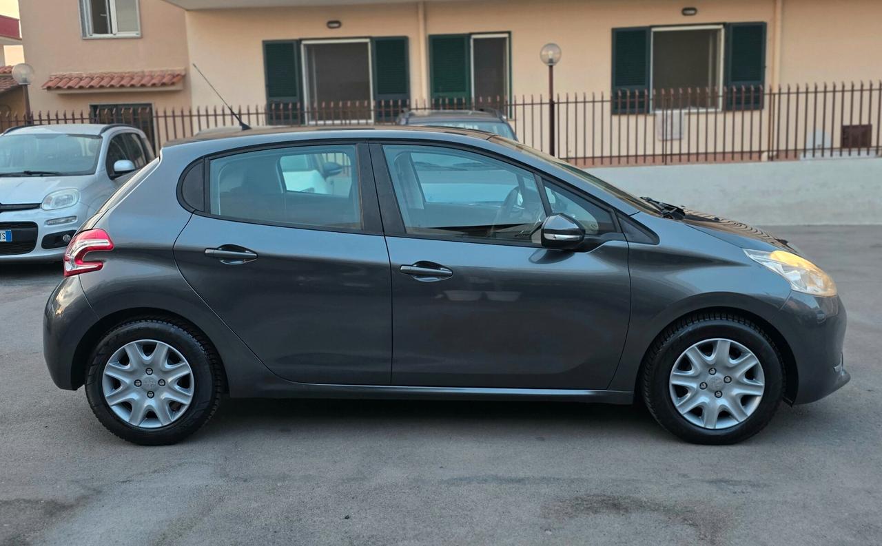 Peugeot 208 1.4 HDi 68 CV 5 porte Active 2014