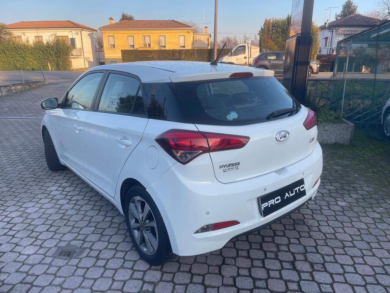 Hyundai i20 1.4 CRDi 5p. Active Login