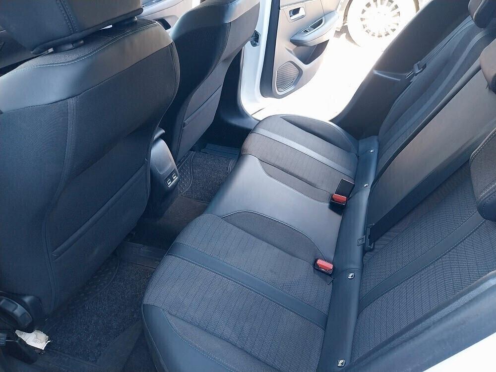 Peugeot 208 PureT. 100 EAT8 5 p Allure Automatic