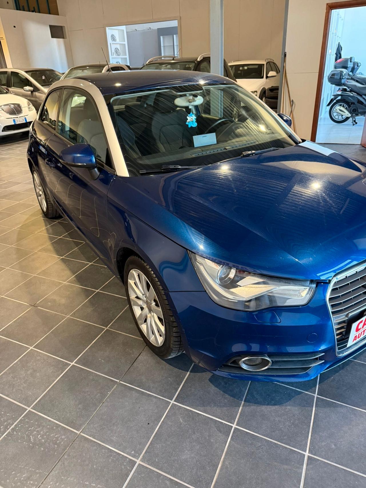 Audi A1 1.6 TDI 105 Cv GARANZIA - NEOPATENTATI