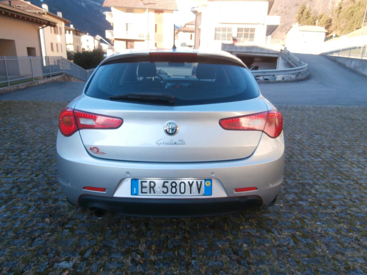 Alfa Romeo Giulietta 1.6 JTDm-2 105 CV Neopatentati