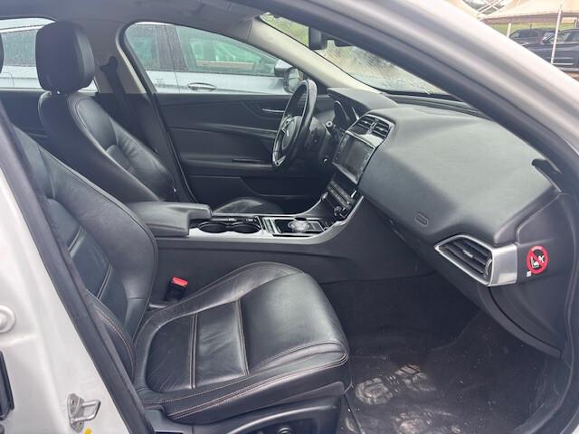 Jaguar XE 2.0 D 180 CV aut. Portfolio