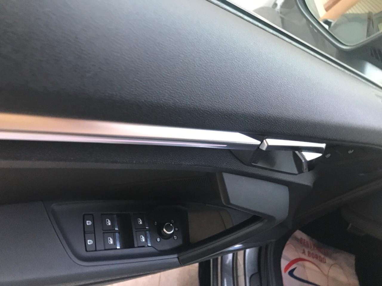 Audi A3 SPB 30 g-tron S tronic 131CV S LINE BLACK EDITION " TETTO PELLE LED MATRIX B&O 18 "