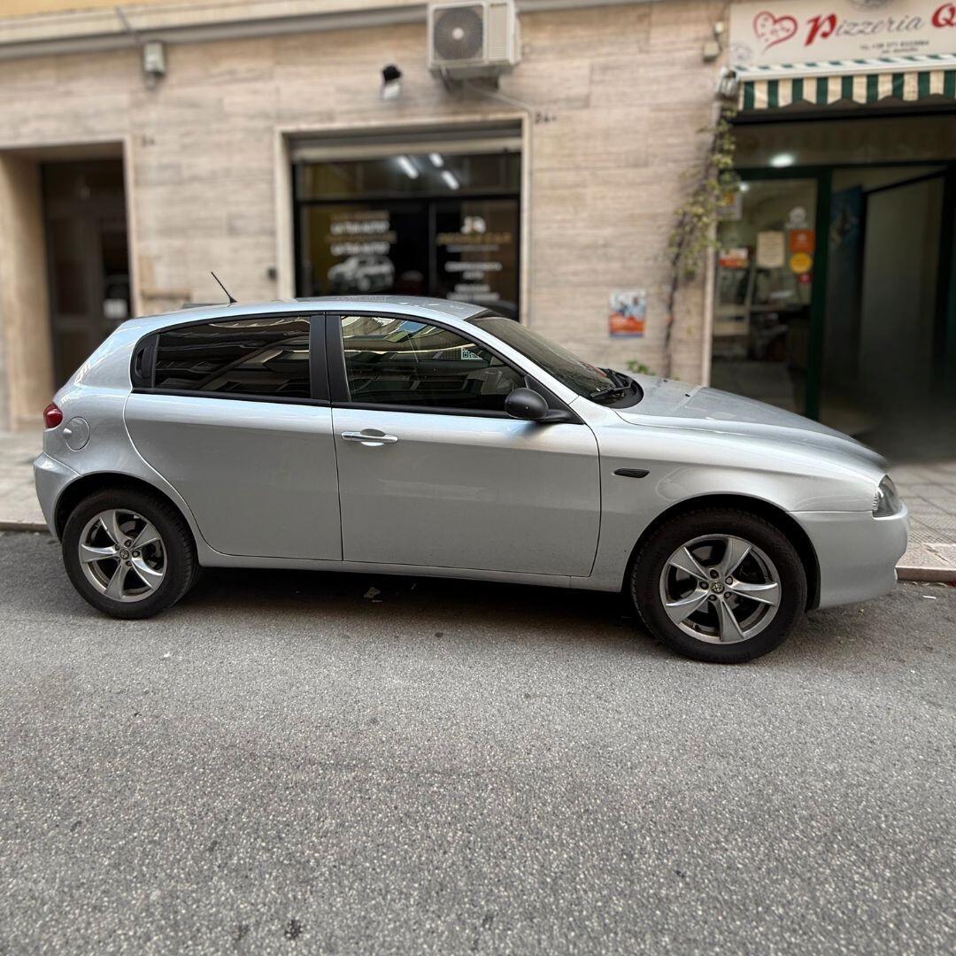 Alfa Romeo 147 **128.00km!!**