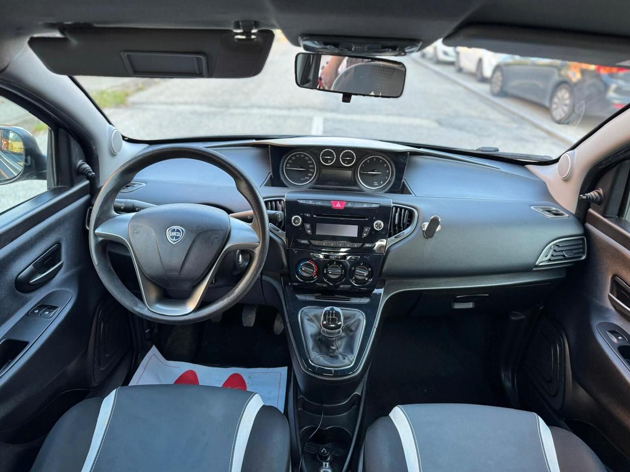 Lancia Ypsilon 1.2 69 CV 5 porte S&S Platinum