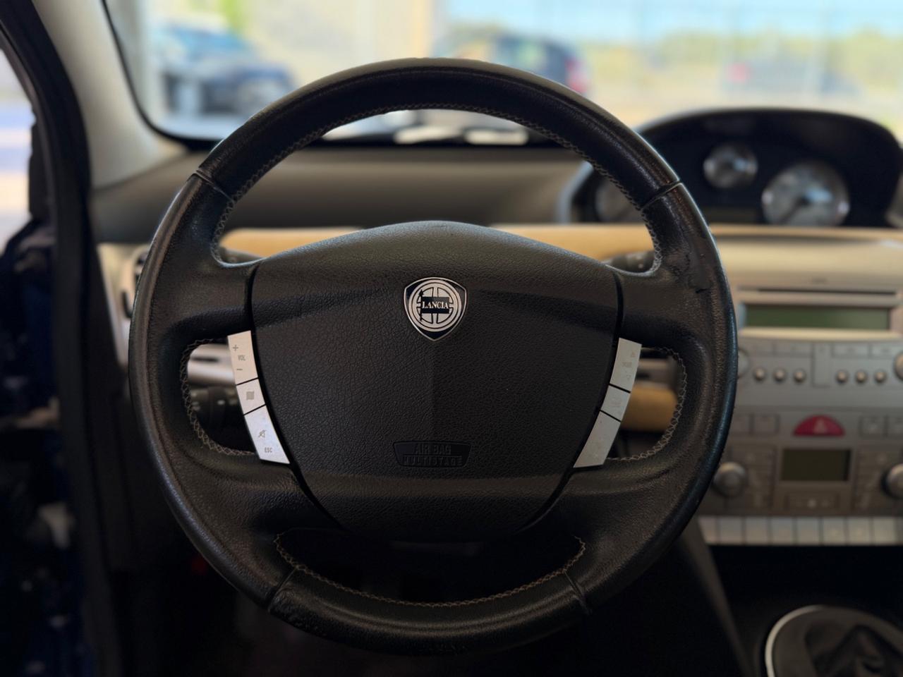 Lancia Ypsilon 1.3 MJT 90 CV Platino TETTO + ALCANTARA