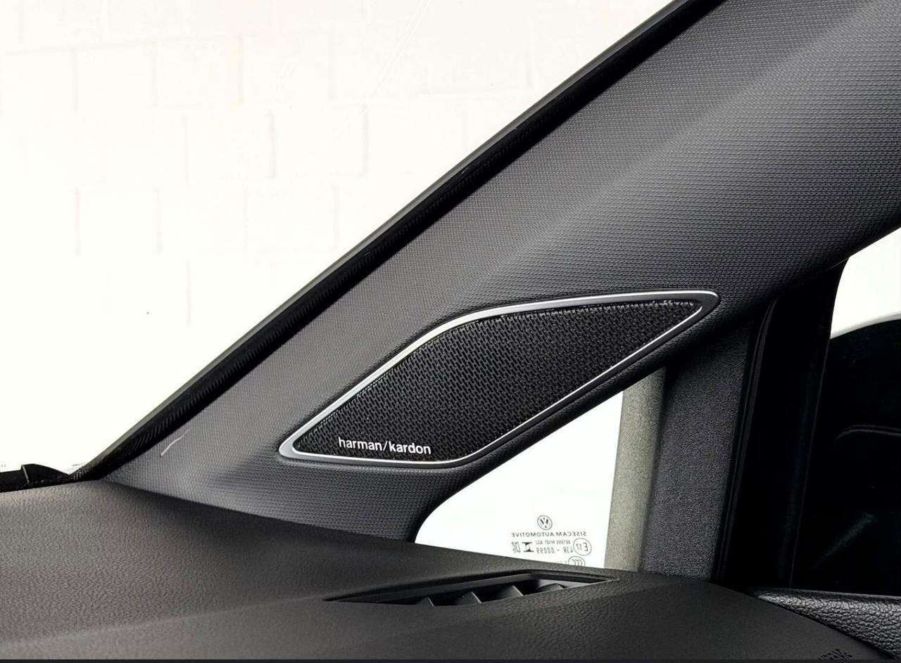 Volkswagen Golf GTI black style