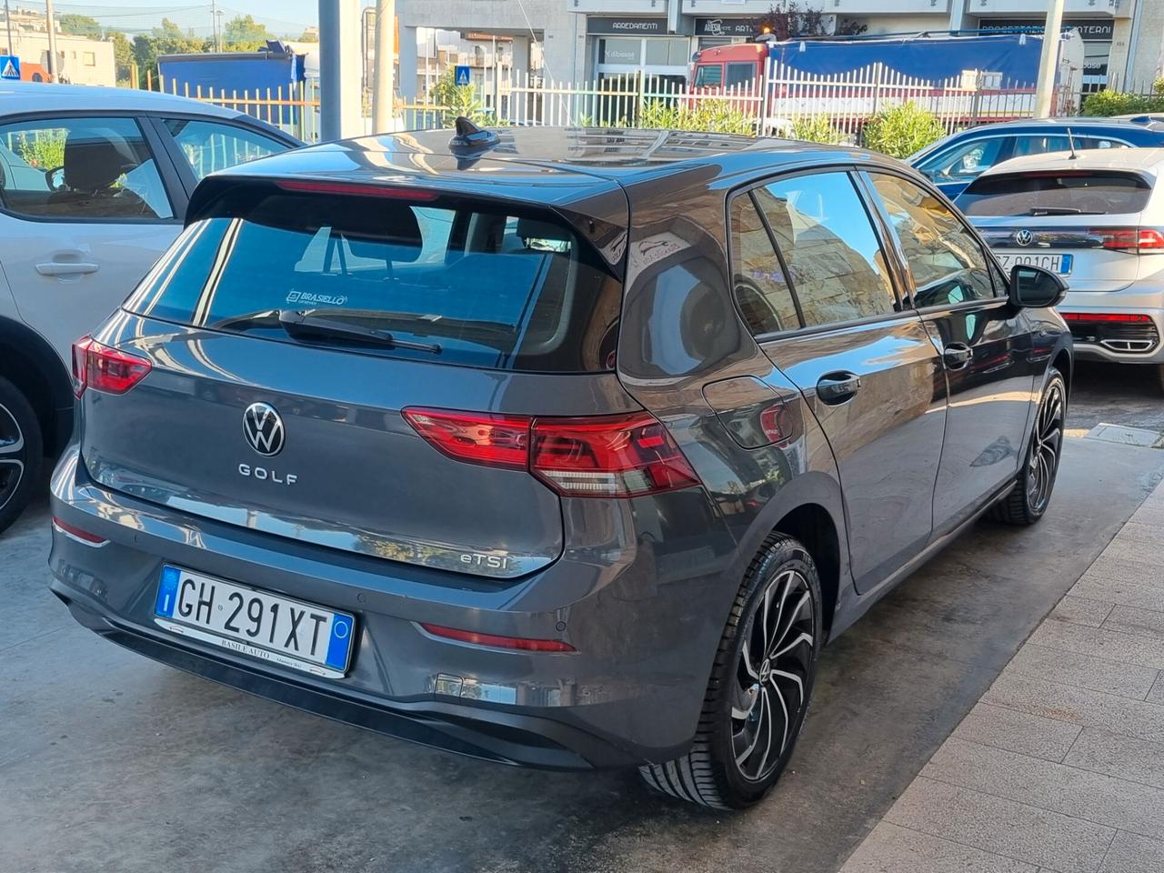 Volkswagen Golf VIII 2020 1.0 etsi evo Life 110cv dsg