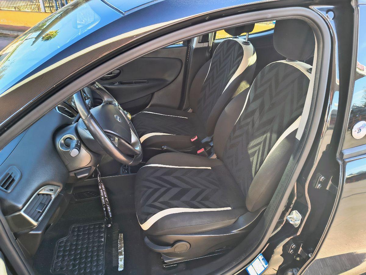 LANCIA - Ypsilon - 1.2 69 CV 5p. GPL Ecochic Gold