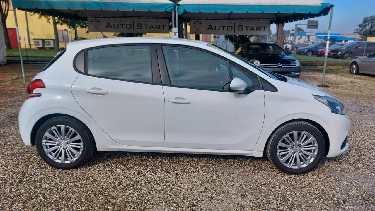 Peugeot 208 PureTech 82 5 porte Allure