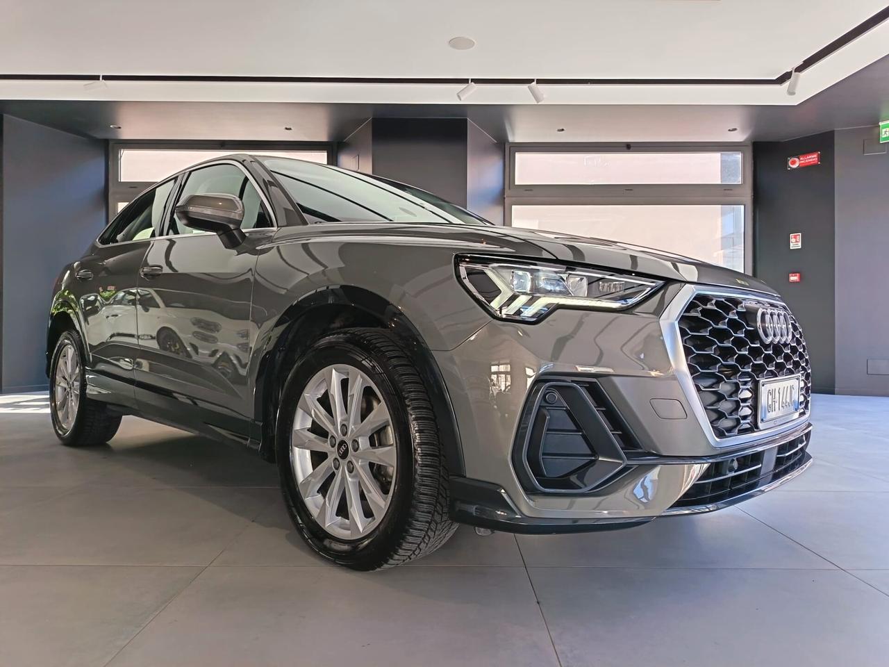 Audi Q3 35 TDI S tronic Business