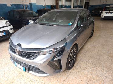 Renault Clio TCe 90 CV 5 porte Techno INCIDENTATA