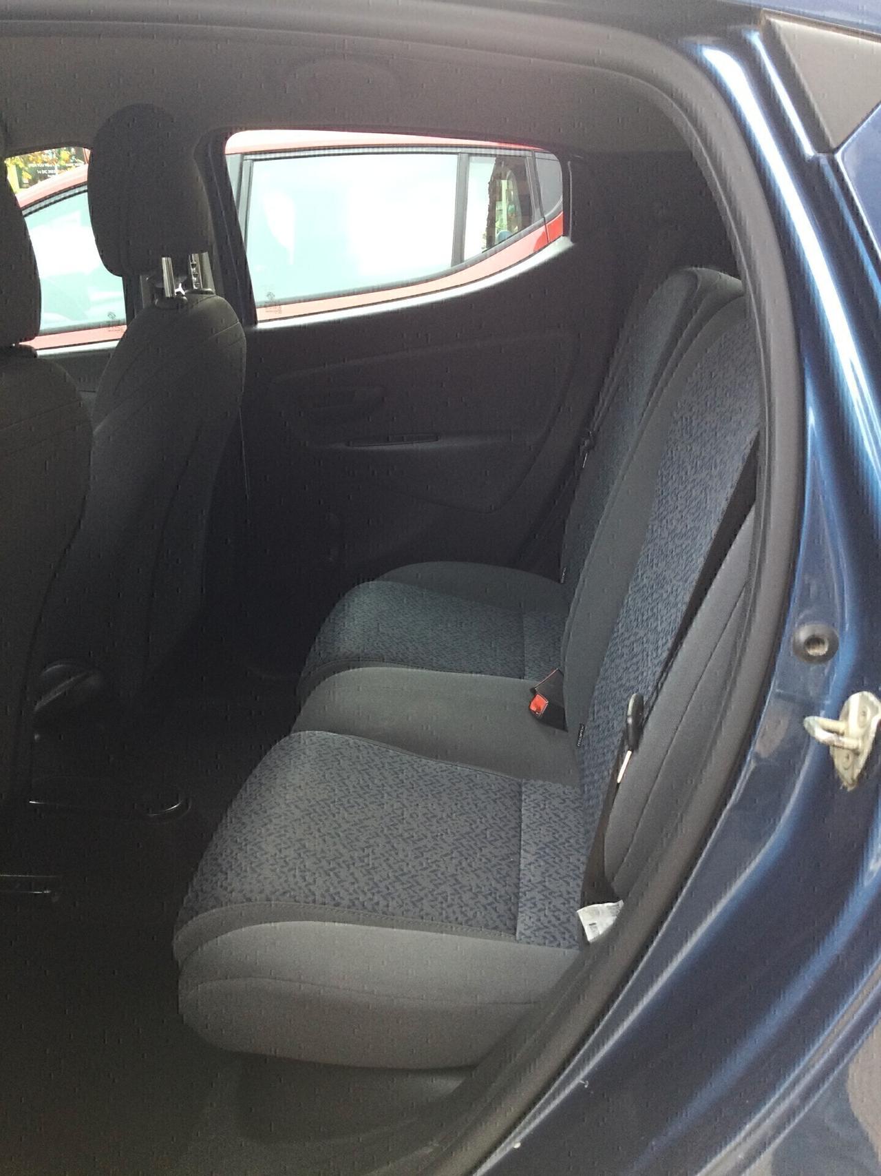 Lancia Ypsilon 1.0 FireFly 5 porte S&S Hybrid Ecochic Silver