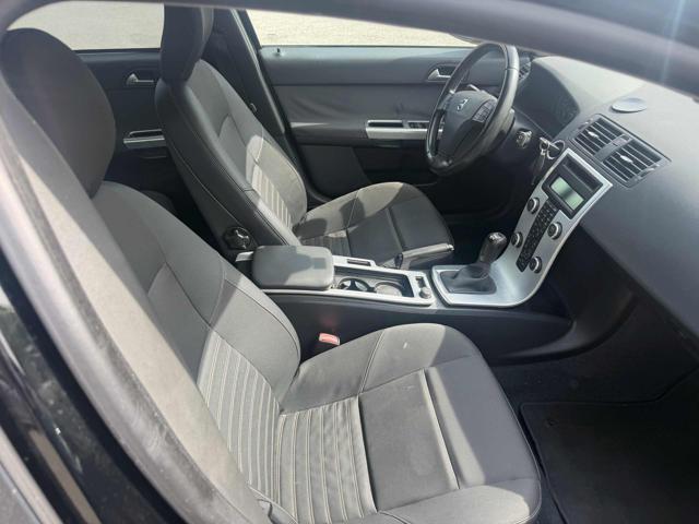 VOLVO V50 D2 R-design senza nessun lavoro da fare
