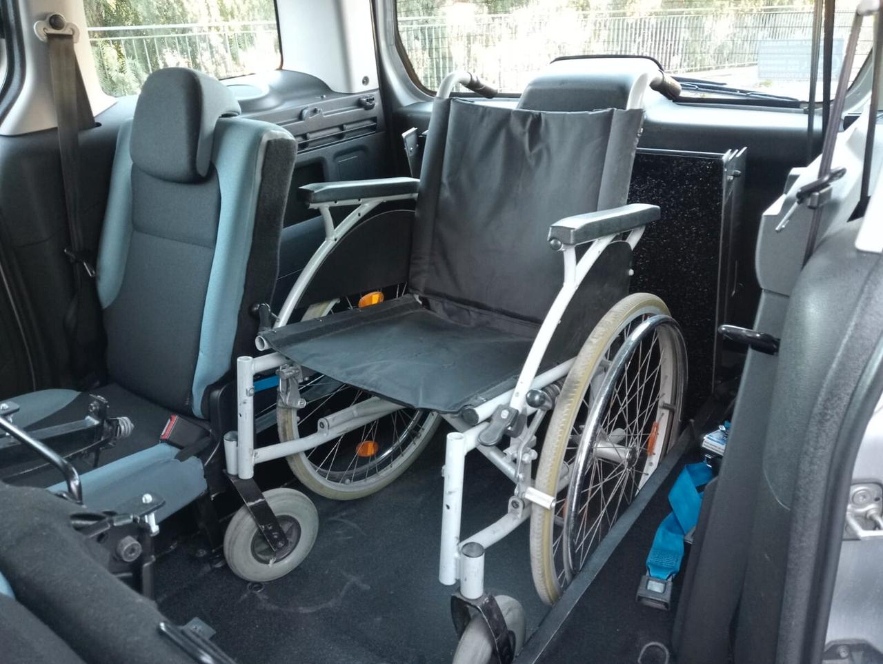 Citroen Berlingo ribassato rampa disabili