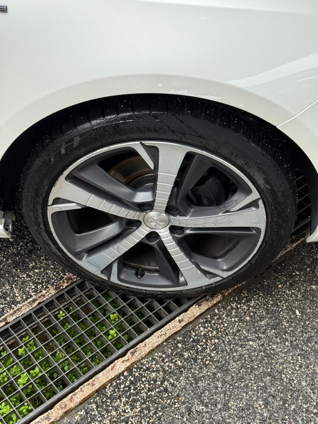 308 BlueHDi 130- automatica-GT Line-unipro-