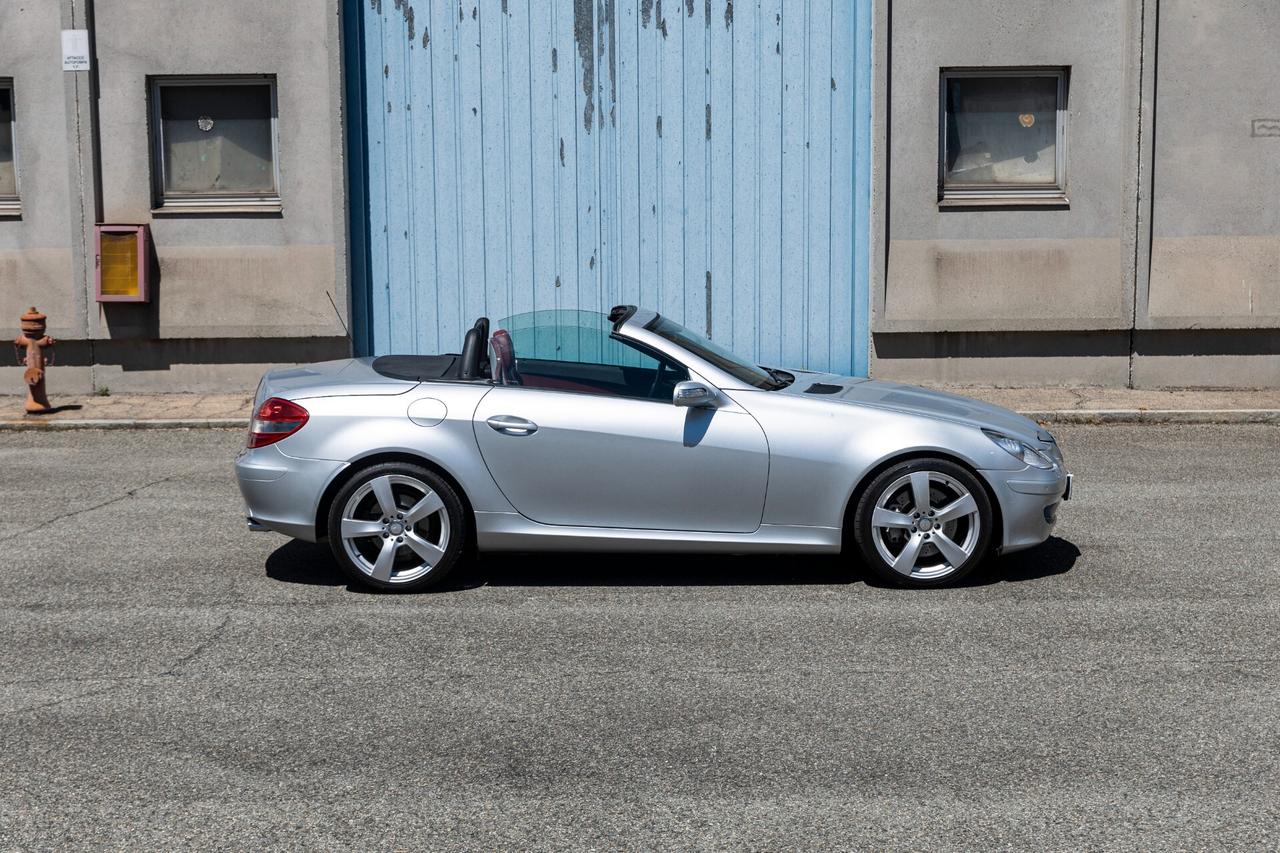 Mercedes-benz SLK 7G-Tronic V6* Pelle rossa* Airscarf* Xenon* CRS a Libretto