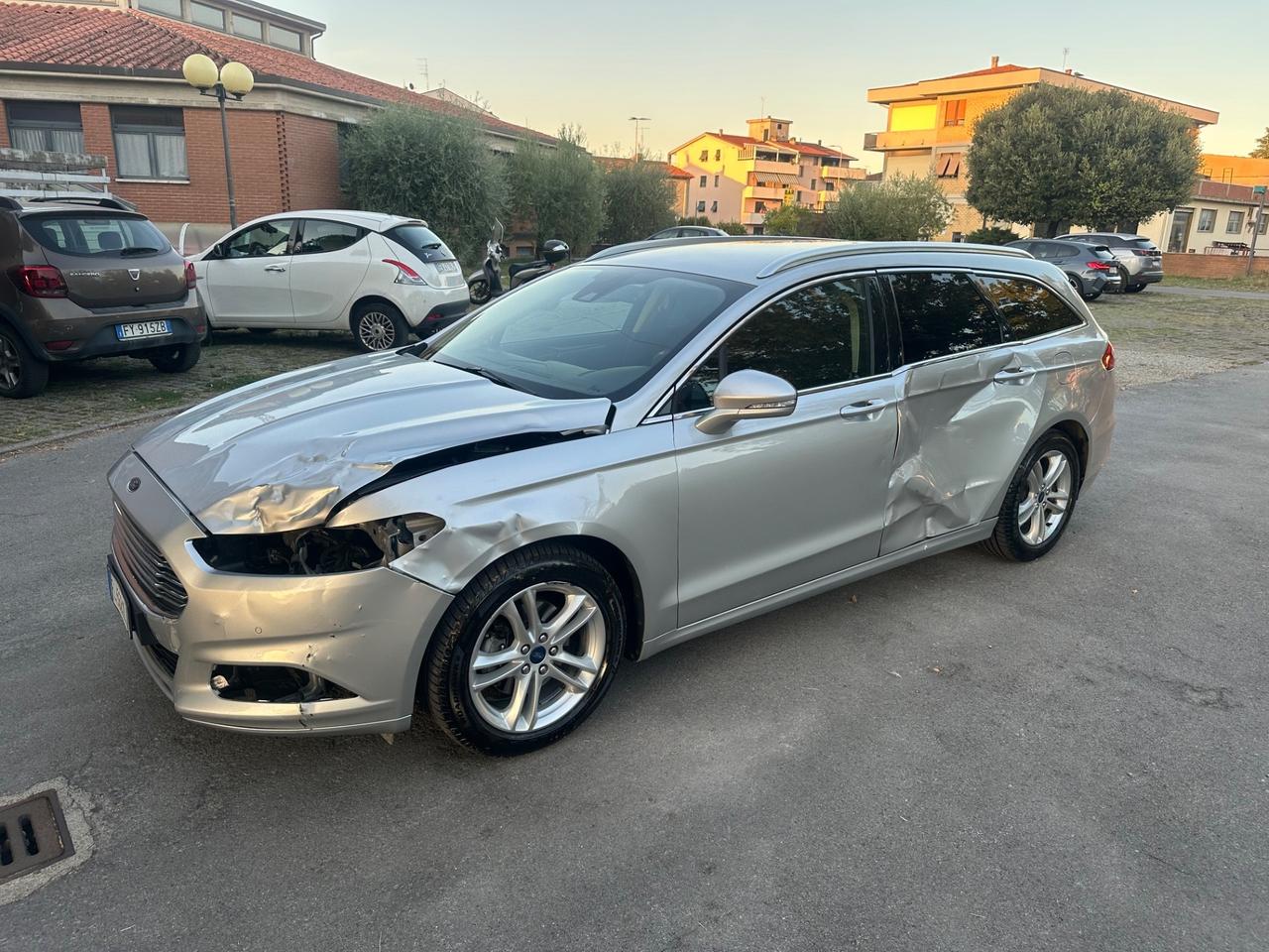Ford Mondeo 2.0 TDCi sw sinistrata
