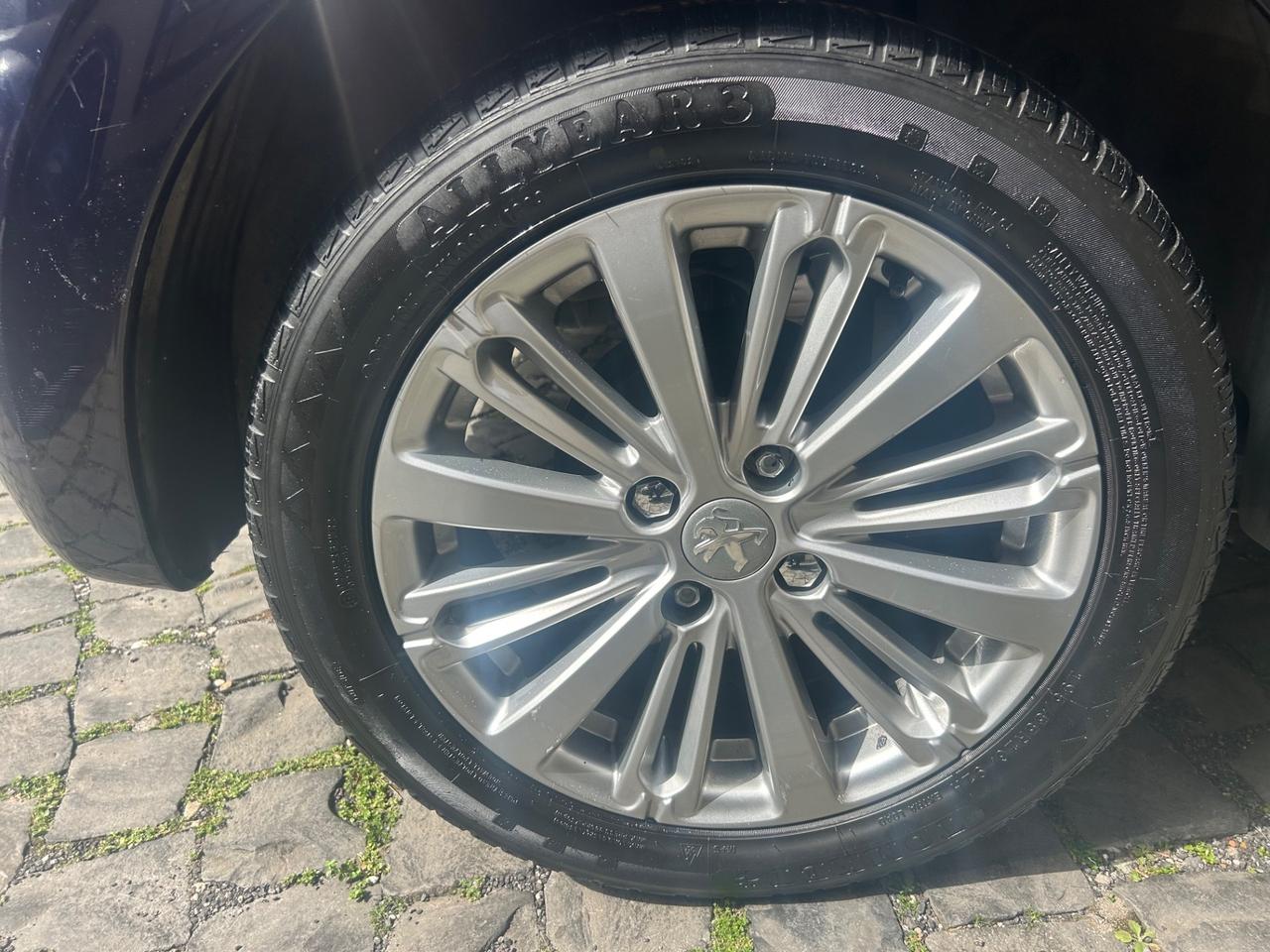 Peugeot 208 BlueHDi 75 5 porte Allure