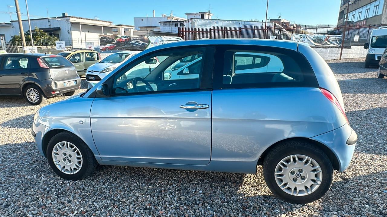 Lancia Ypsilon 1.2 Oro Giallo