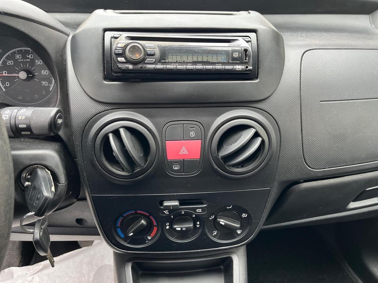 Fiat qubo -5P -1.3 mjt/75cv-full-2011