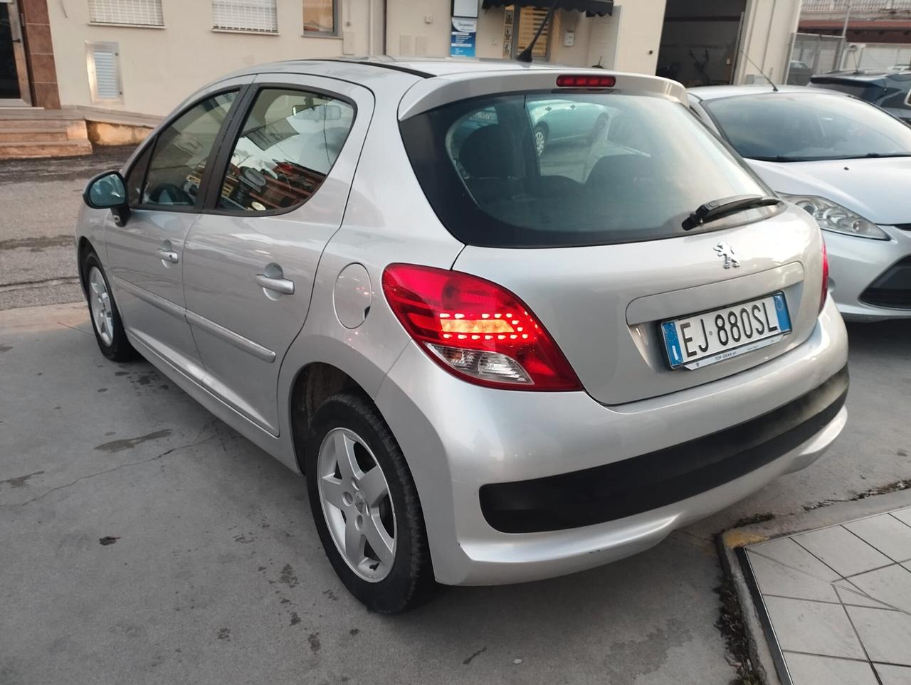 Peugeot 207 1.4 HDi 70CV 5p.