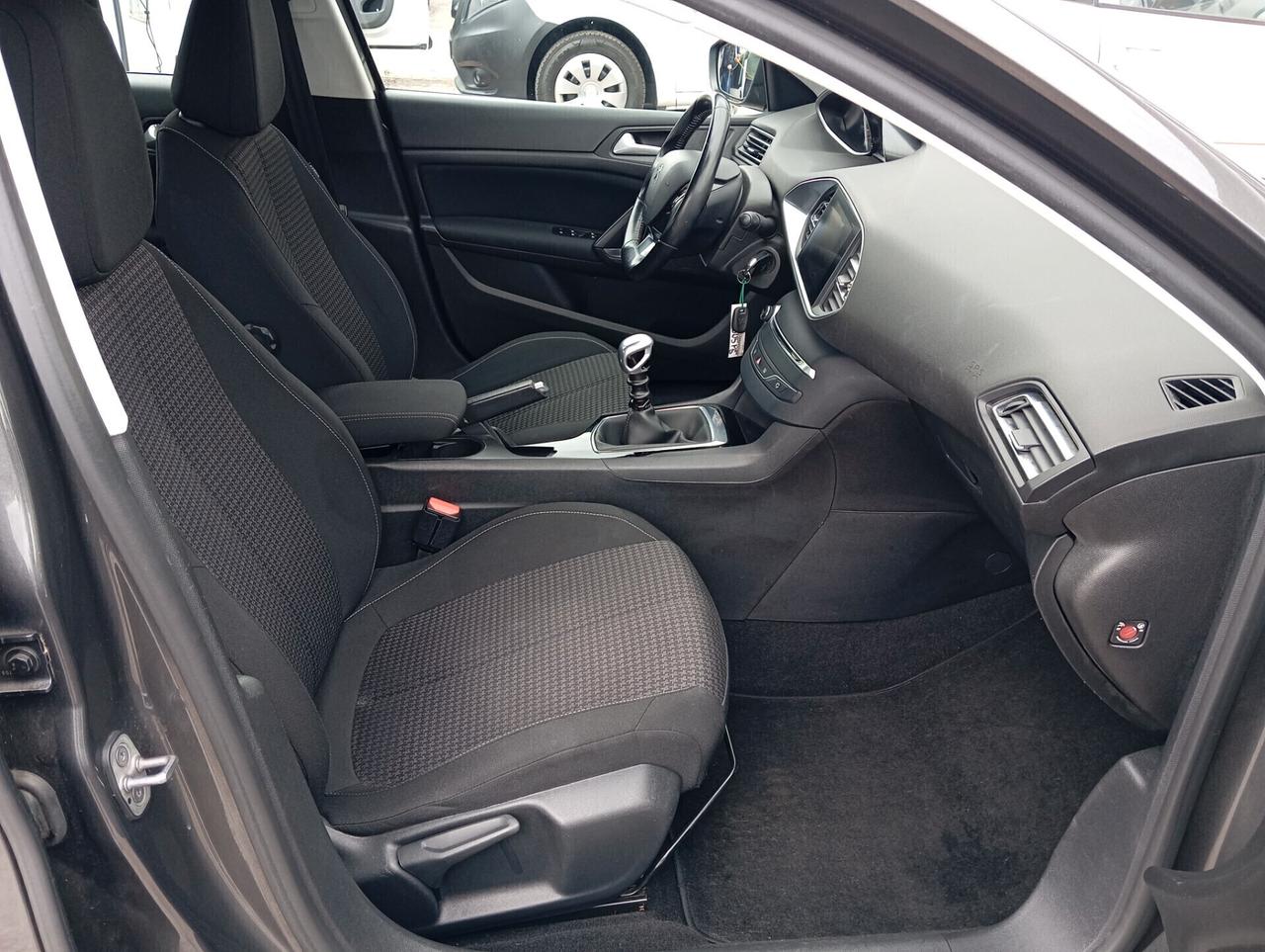 Peugeot 308 BlueHDI 130 CV STYLE NAVI SENSOSRI E 255