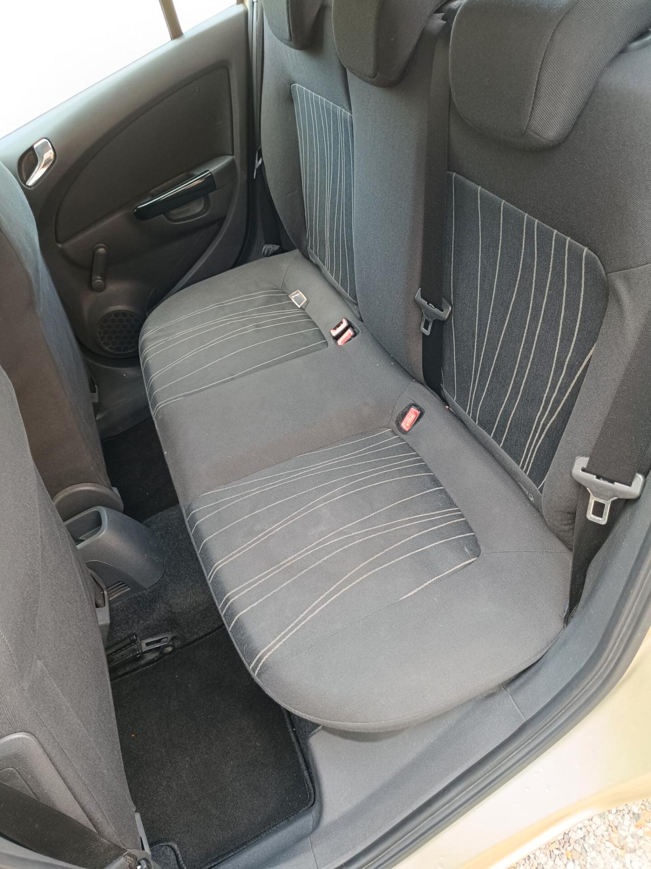 Opel Corsa 1.2 5 porte Cosmo