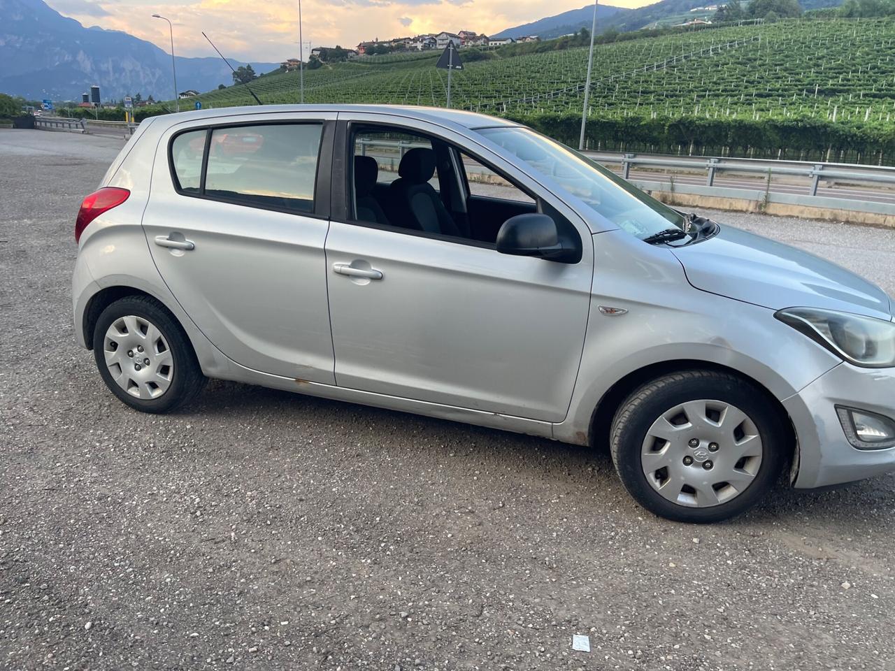 Hyundai i20 1.2 5p. Sound Edition SI NEOPATENTATI