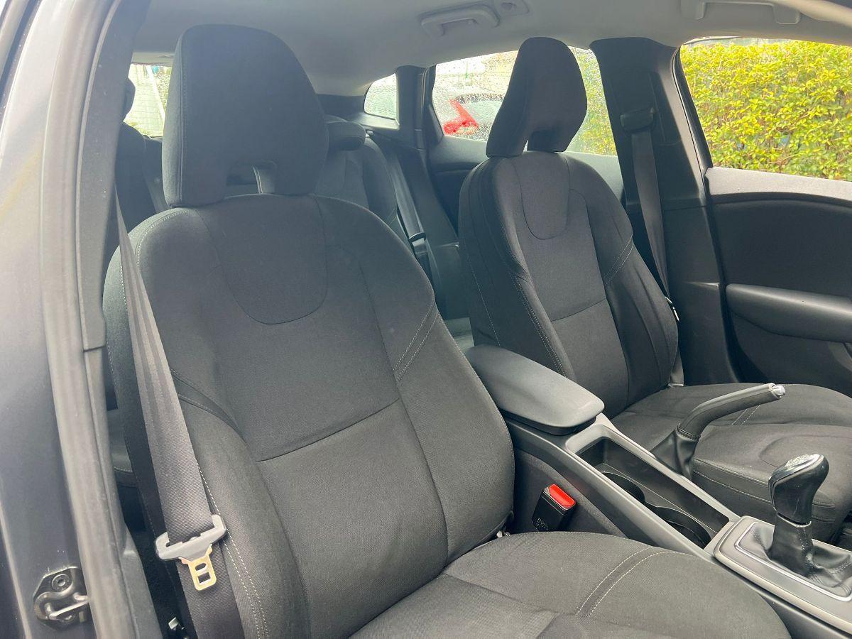 VOLVO - V40 - 1.6 D2 Summum