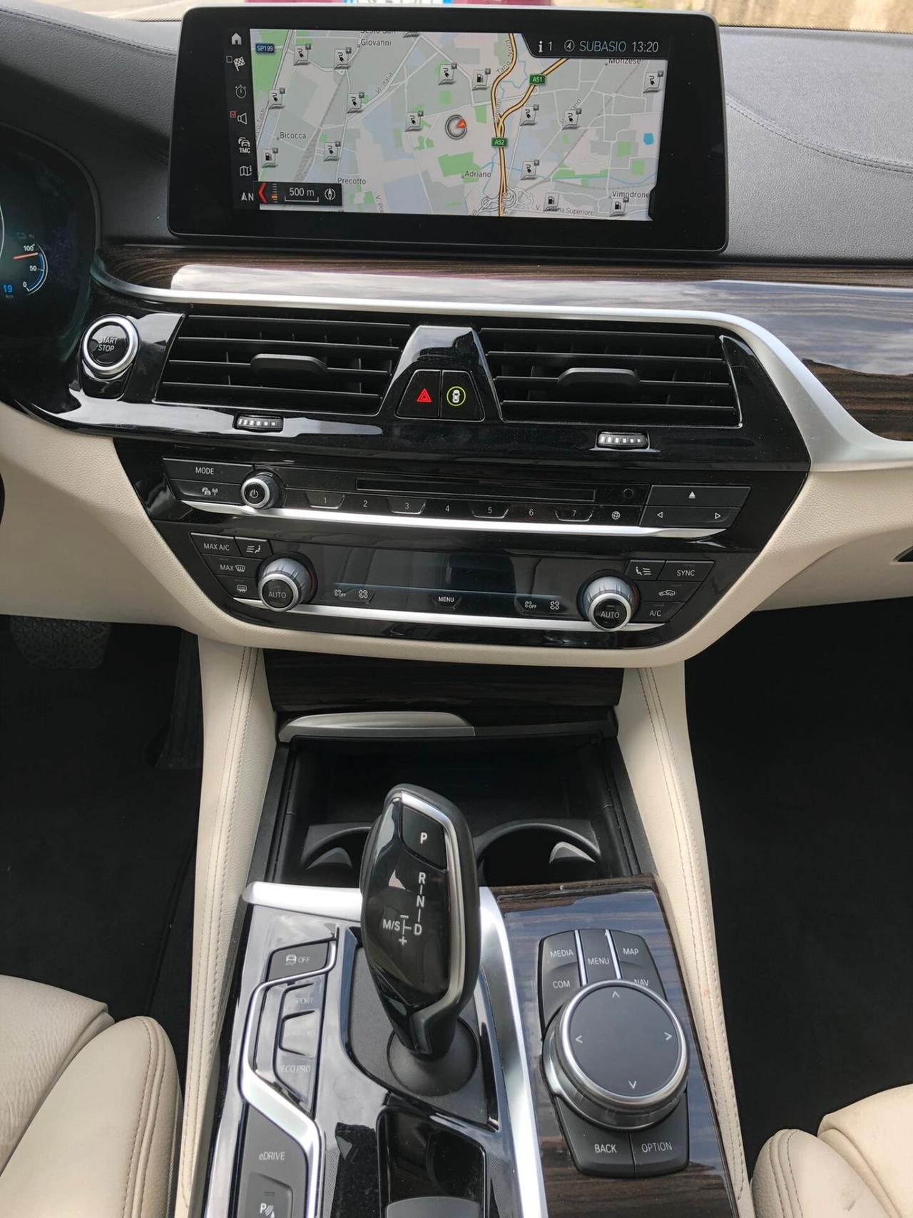 BMW 530 e Luxury - AUT/NAVI/CAMERA/PDC/CERCHI18