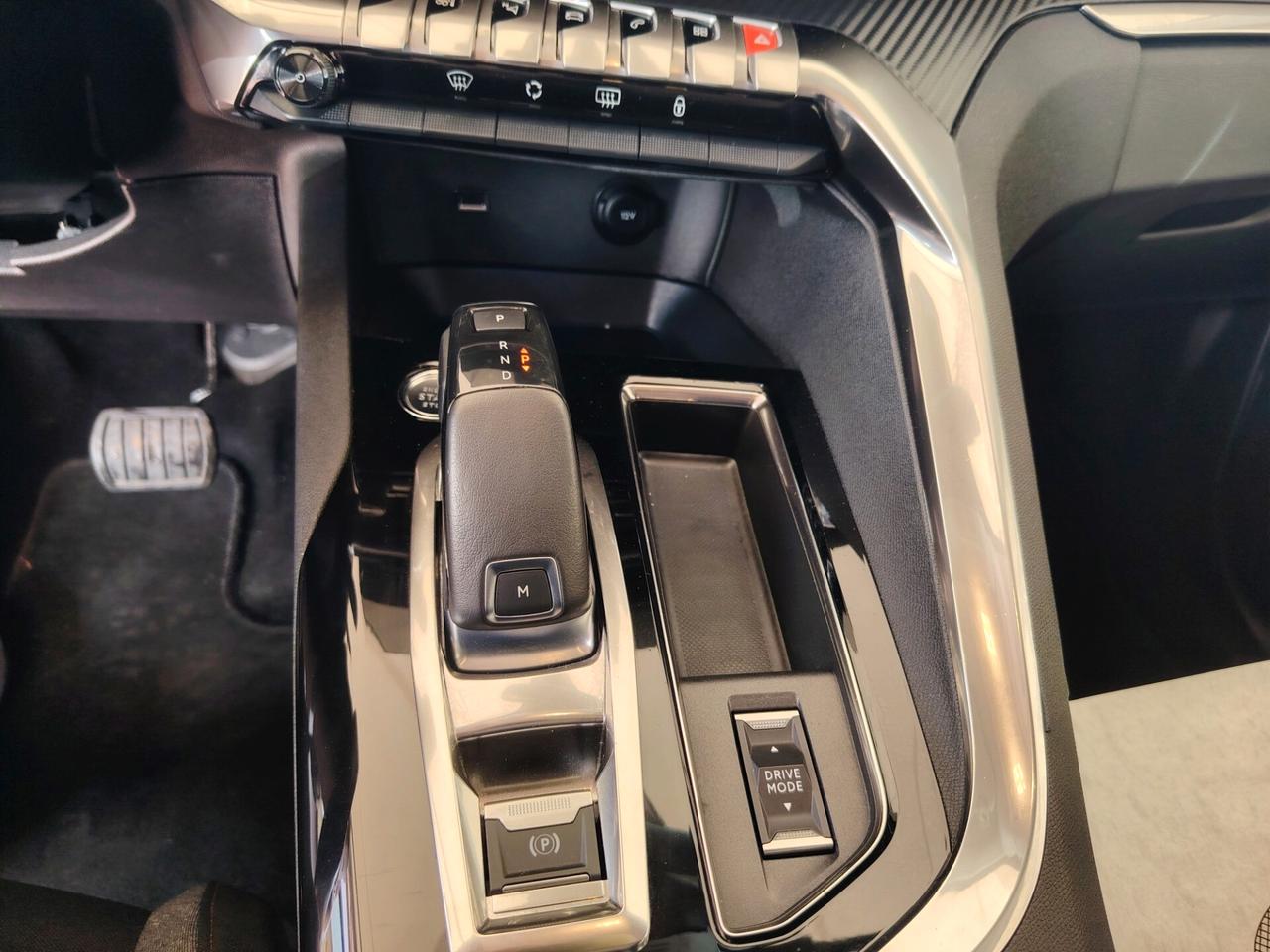 Peugeot 3008 BlueHDi 130 S&S EAT8 2021