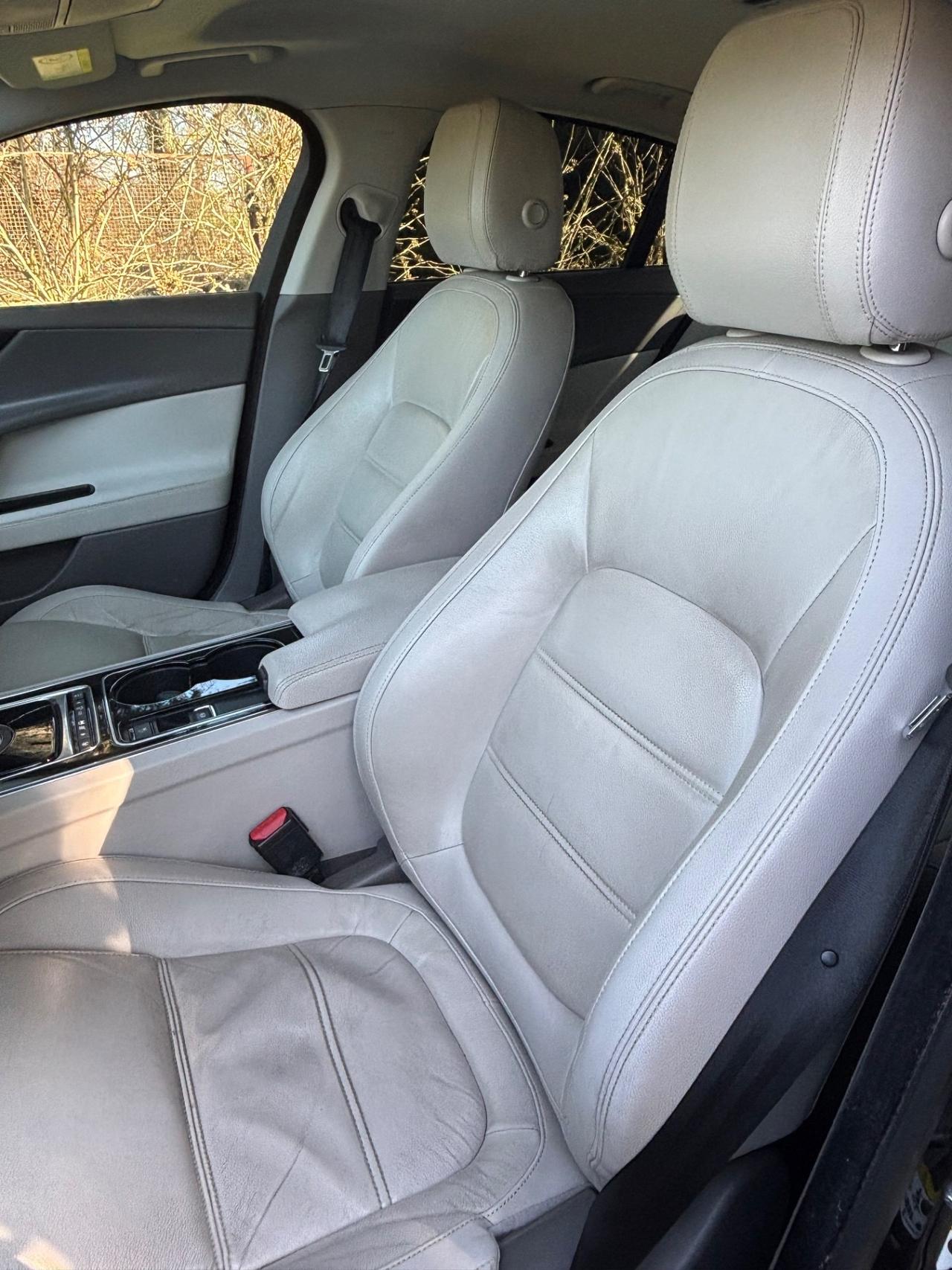 Jaguar XE 2.0 D Turbo R-Sport