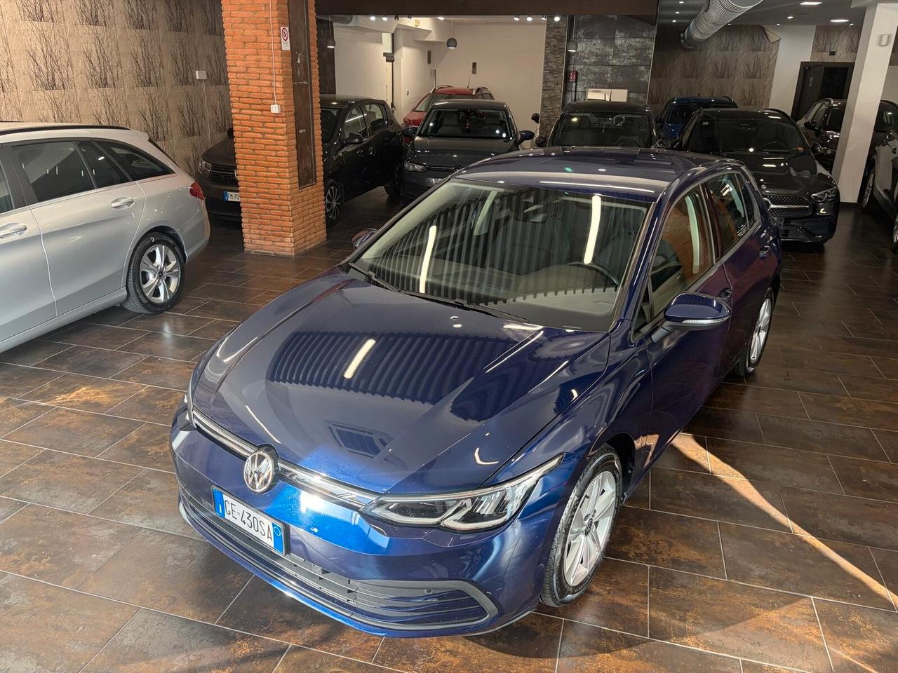 Volkswagen Golf 1.5 eTSI 130 CV EVO ACT DSG R-Line