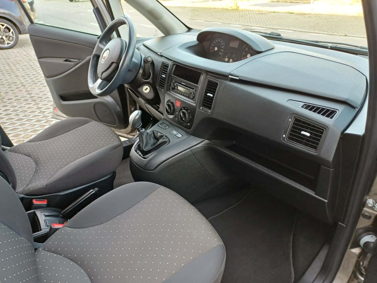 Fiat Idea 1.2 16v 80 cv BlackLabel
