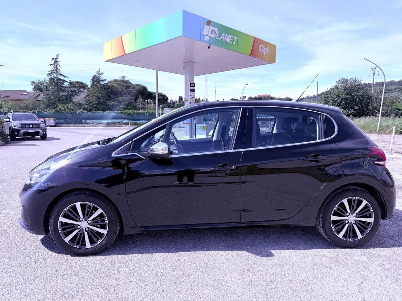 Peugeot 208 PureTech 82 5p. GPL Ok neopatentati