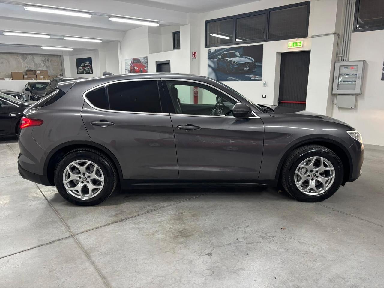 Alfa Romeo Stelvio 2.2 Turbodiesel 160 CV AT8 RWD Business