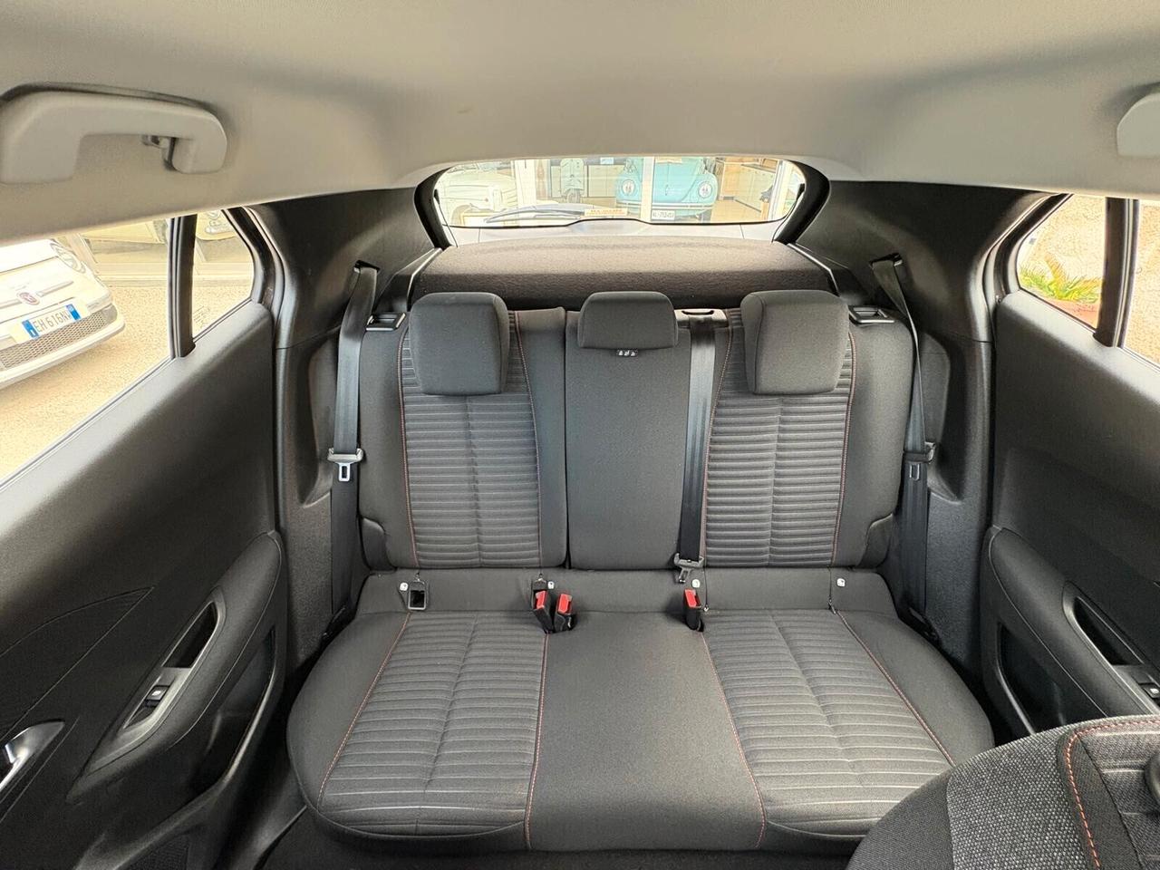 Peugeot 2008 BlueHDi 100 S&S Allure Navi Pack