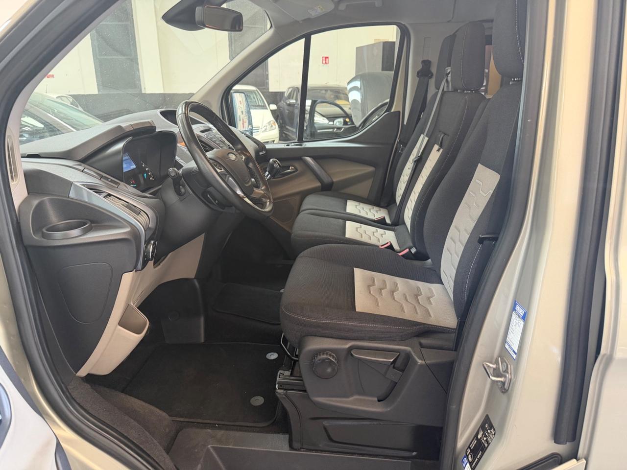 Ford Tourneo Custom 310 2.0 TDCi 130CV PC Titanium