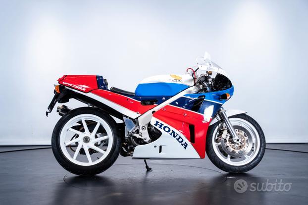 Honda vfr 750 r (rc30) ala oro - 1988