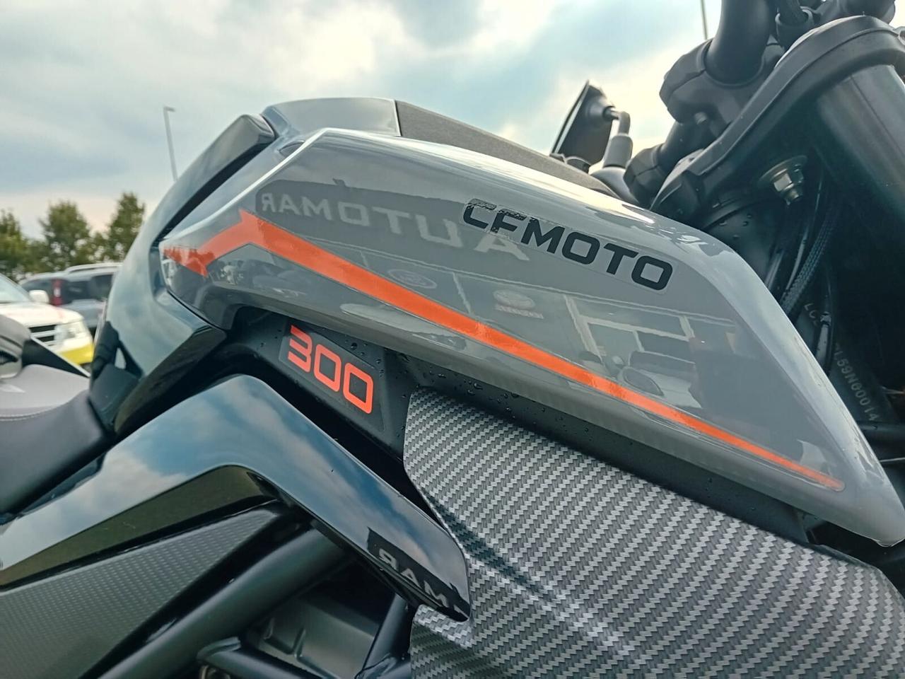 Cf Moto 300NK SOLO 4000 KM PRONTA ALL'USO