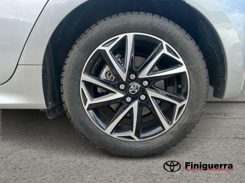 Toyota Yaris Hybrid Trend MY22