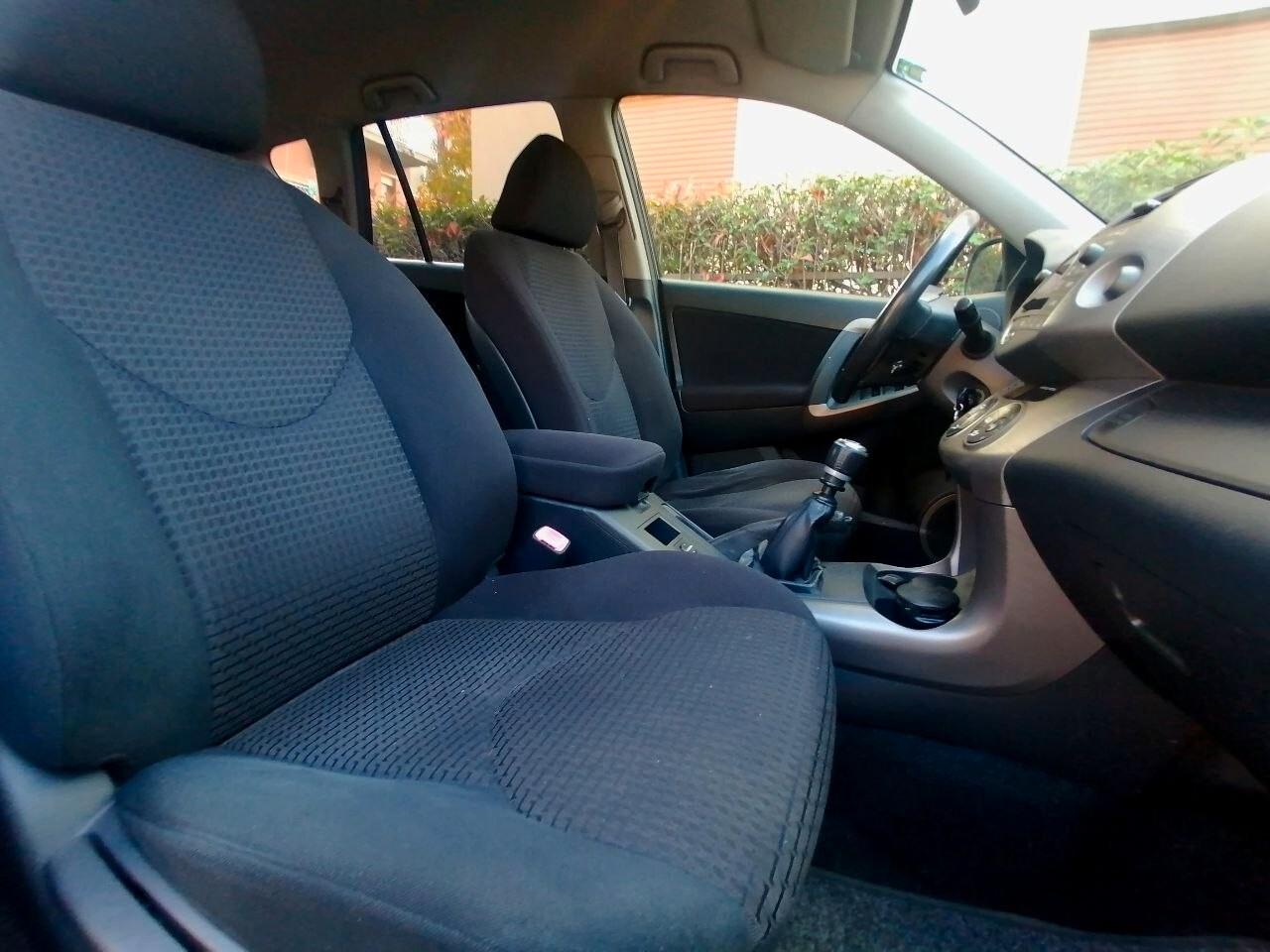 Toyota RAV 4 RAV4 2.2 D-4D 177 CV Luxury