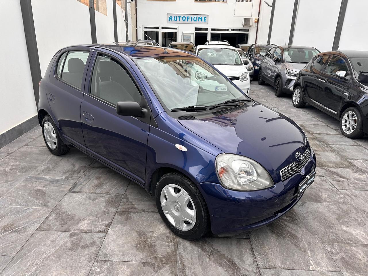 Toyota Yaris 1.0i 16V cat 5 porte Sol