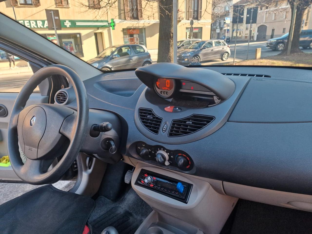 Renault Twingo 1.2 SOLO 62.000KM NEOPATENTATI